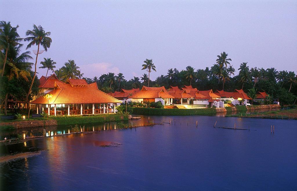 Kumarakom Lake Resort Luaran gambar